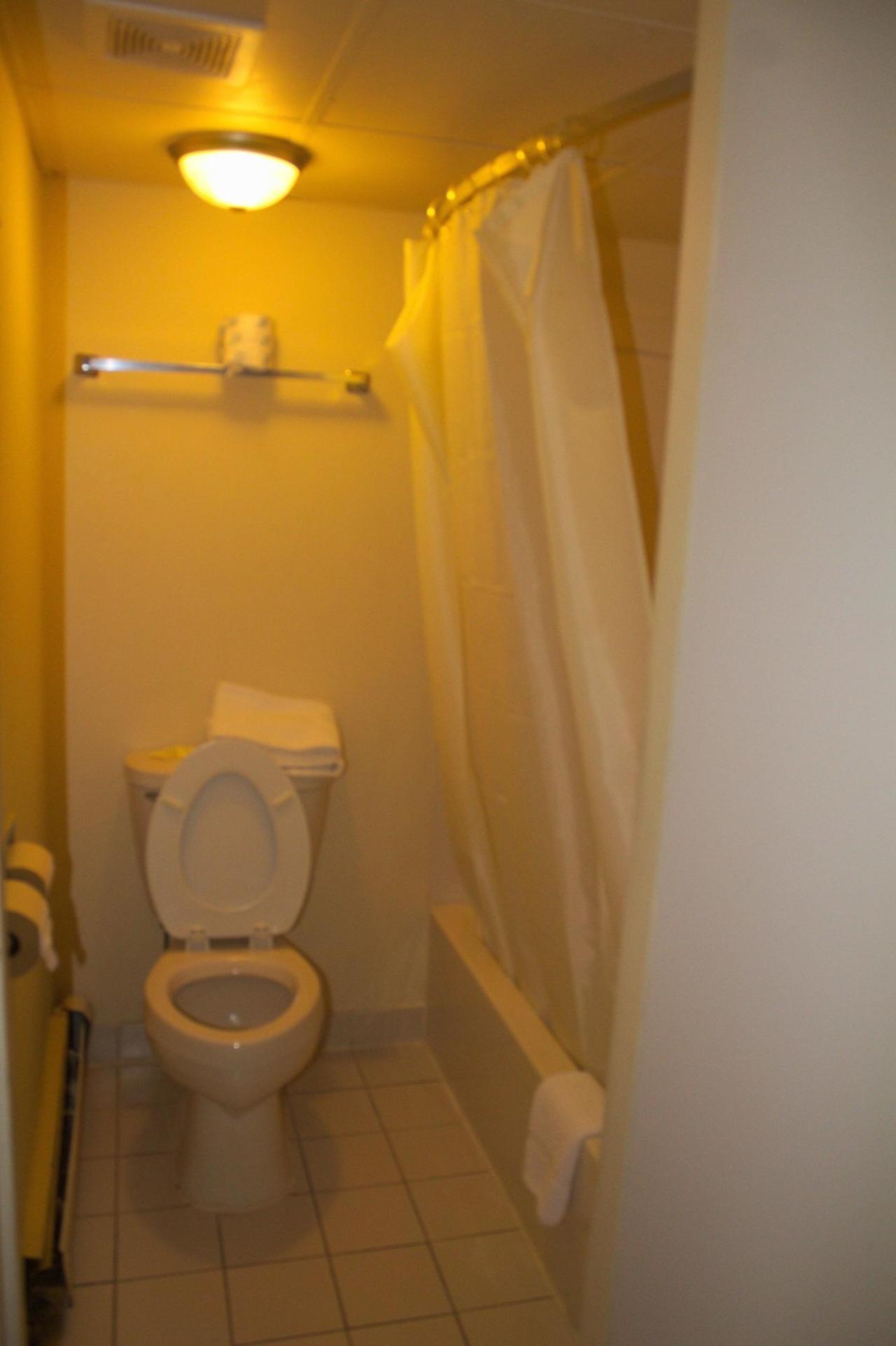 Countryside American Inn And Suites מראה חיצוני תמונה