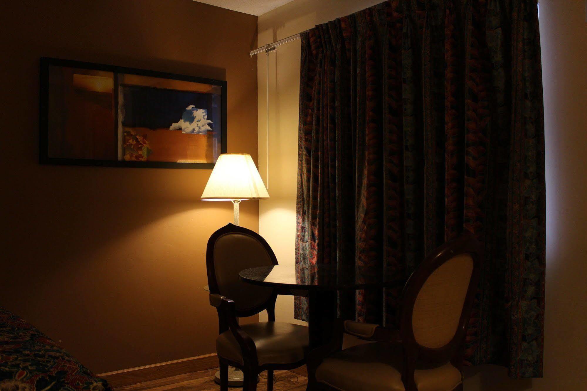 Countryside American Inn And Suites מראה חיצוני תמונה