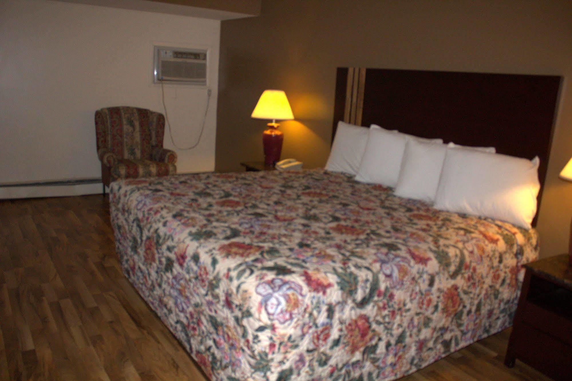 Countryside American Inn And Suites מראה חיצוני תמונה